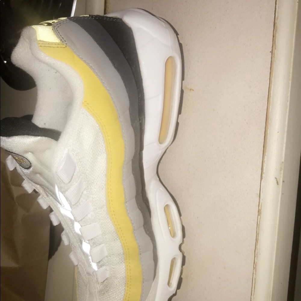 95 Nike Air Max